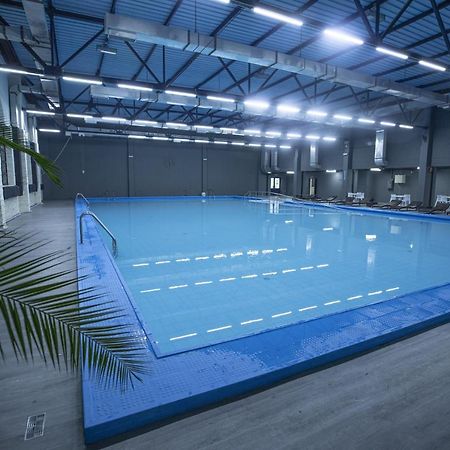 Cross Health Spa Center Erivan Exterior foto