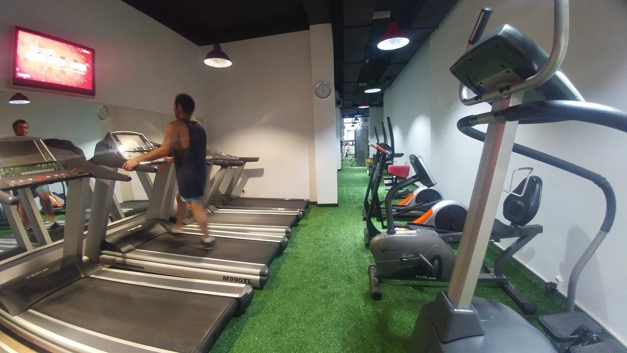 Cross Health Spa Center Erivan Exterior foto