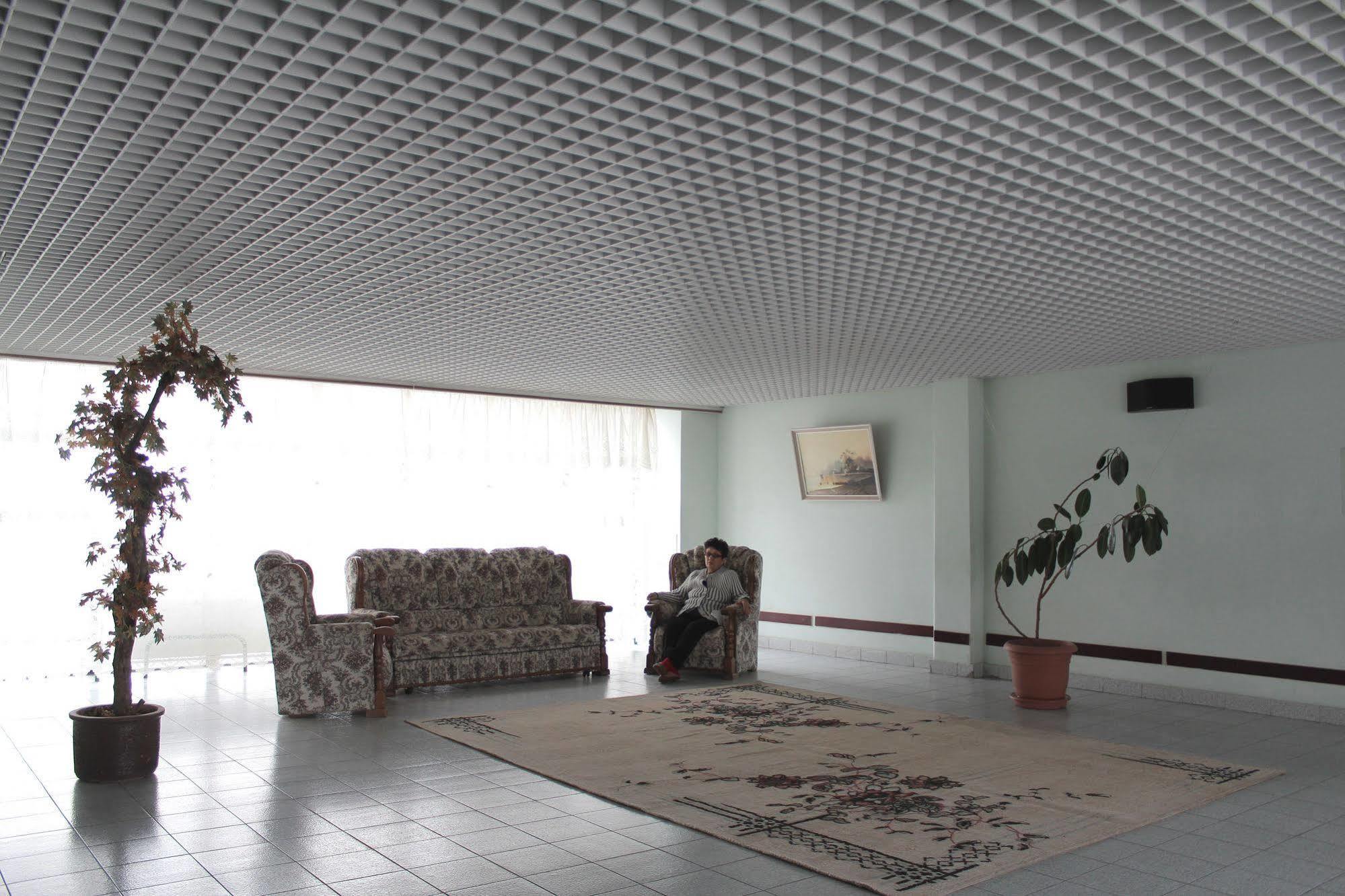 Cross Health Spa Center Erivan Exterior foto