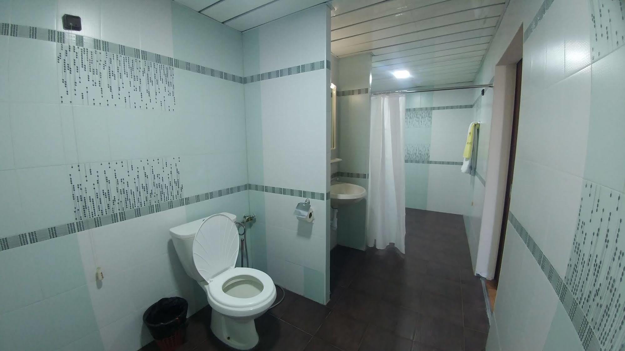 Cross Health Spa Center Erivan Exterior foto
