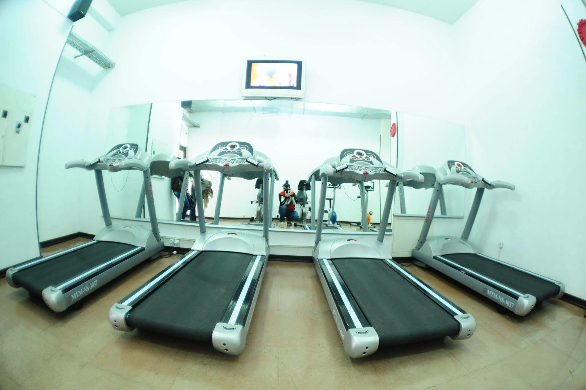 Cross Health Spa Center Erivan Exterior foto