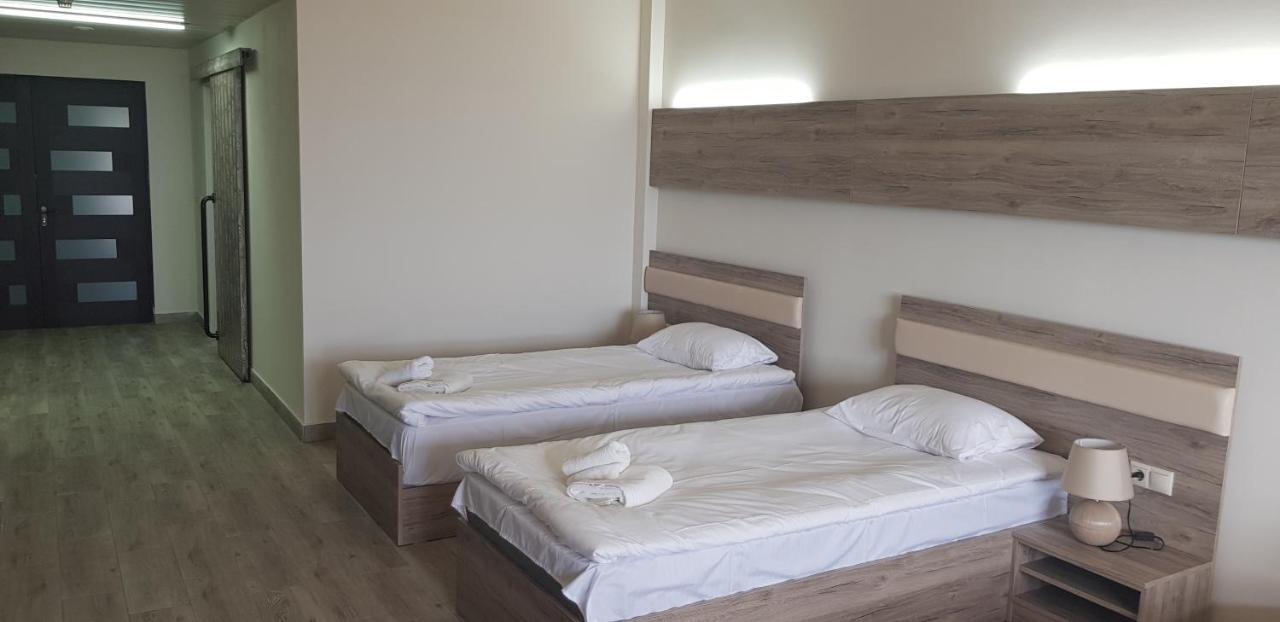 Cross Health Spa Center Erivan Exterior foto